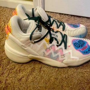 D.O.N. Issue 2 day of the dead . Never worn .. No not have the box